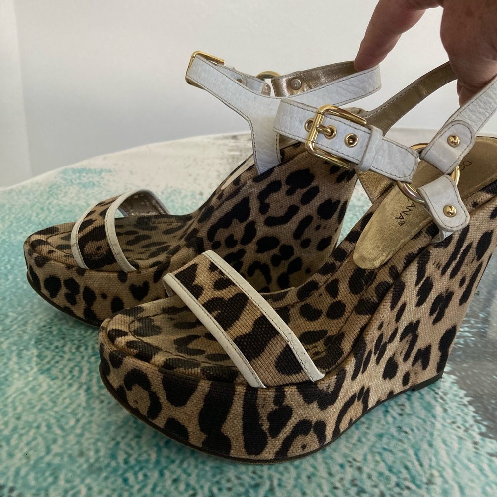 Dolce & Gabbana Leopard Print Canvas Wedge Sandals White Leather Straps sz 38.5
